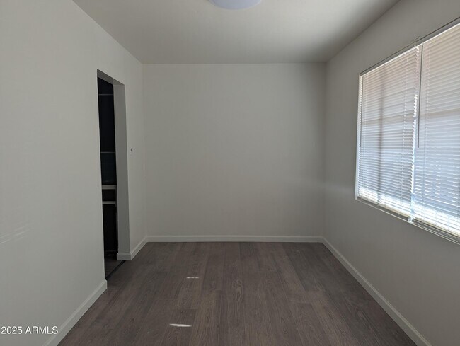 Foto del edificio - 1128 N Coolidge Ave