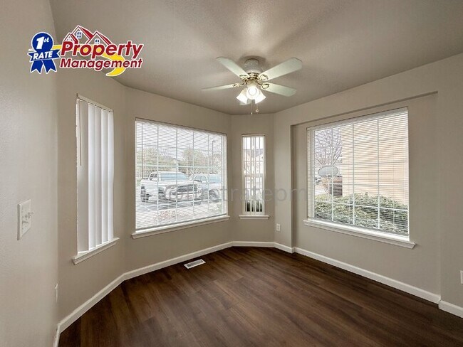 Foto del edificio - 10154 W Garverdale Ln