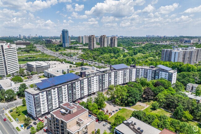 Photo du bâtiment - St. Dennis Apartments