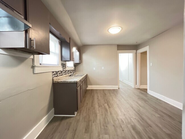 Foto del edificio - 5th Ave Abode: New Year, New Home: 50% Off...