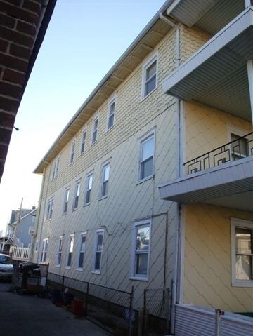 Foto del edificio - 146 E Spencer St