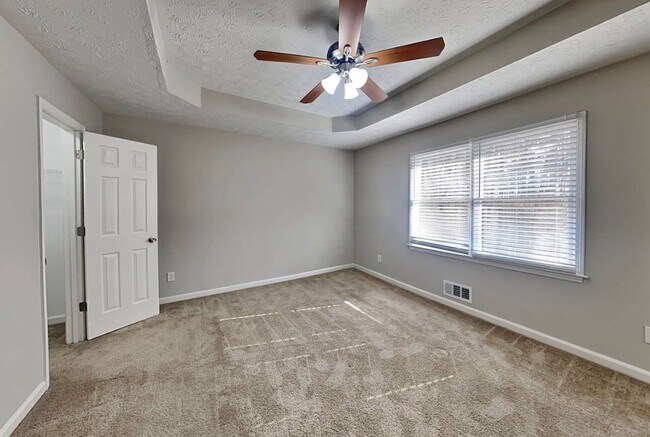 Foto del edificio - 301 E Country Woods Dr
