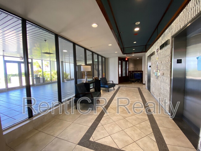 Building Photo - 1660 Gulf Blvd
