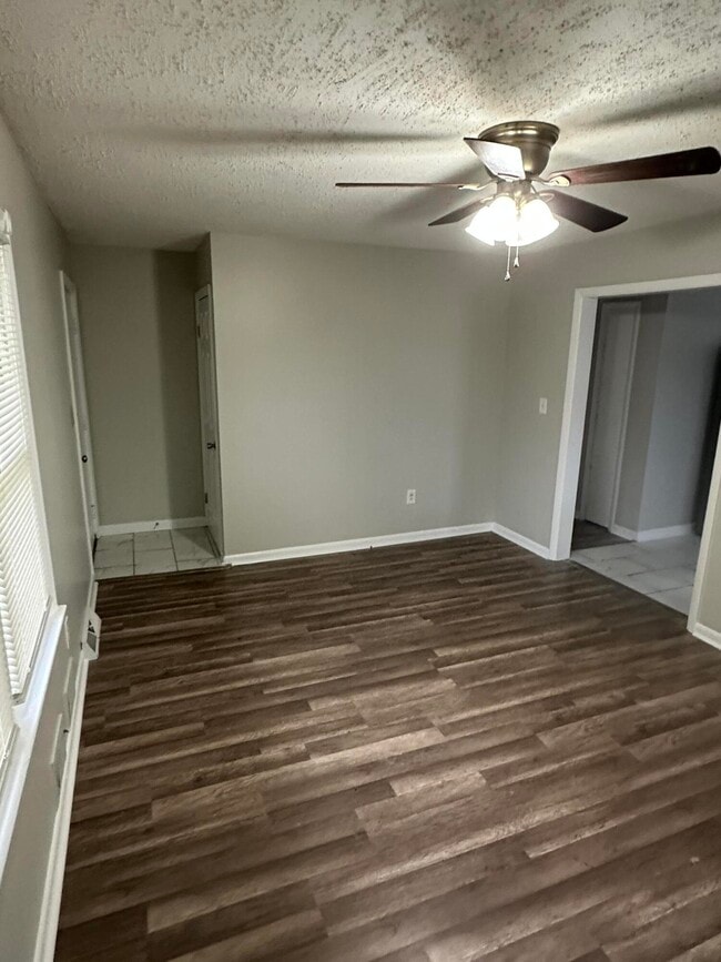 Building Photo - 126 Allnutt Dr