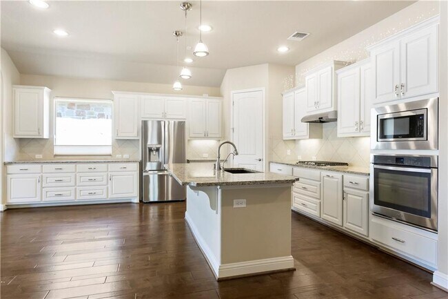 Building Photo - 13912 Tyburn Trail