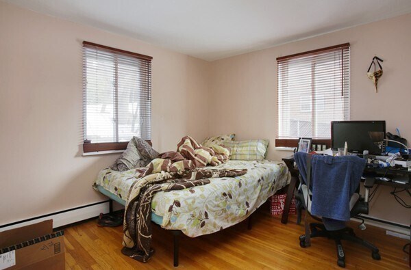 Foto del edificio - 71 Colborne Rd