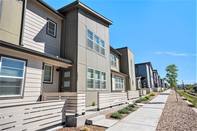 Building Photo - Spacious 2-Bedroom Condo with Dual Suites ...