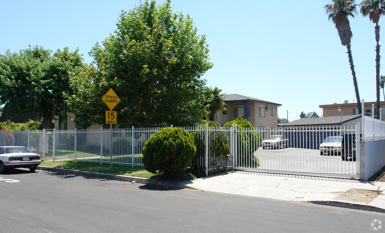 Building Photo - 6747 Nagle Ave