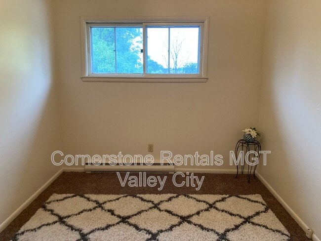 Building Photo - 807 3rd St SW