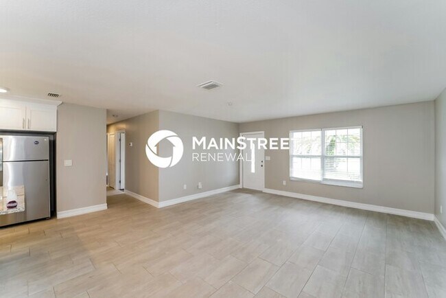 Building Photo - 3 Bedroom Pet-Friendly Home in NORTH PORT, FL with Main Street Renewal
