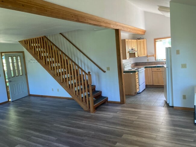 Building Photo - 160 Dolly Varden Ln