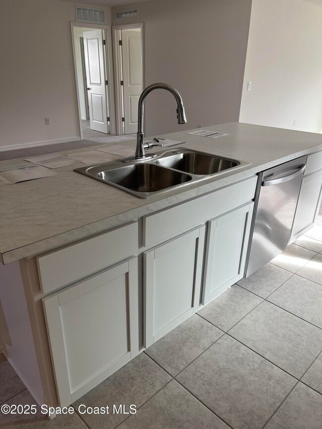 Building Photo - 671 Weaver Rd SW