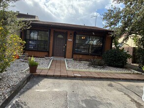 Building Photo - 10360 W Cypress Ct