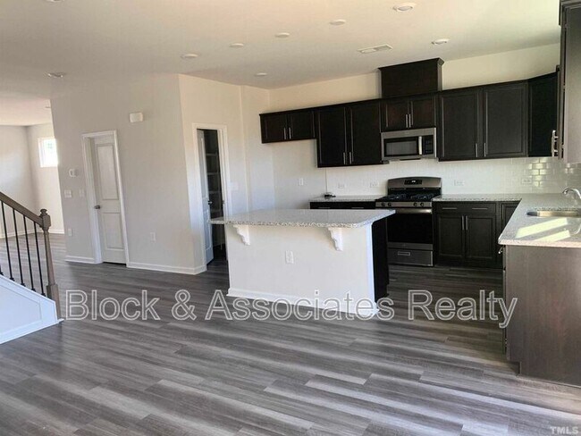Building Photo - 1033 Shoreside Dr