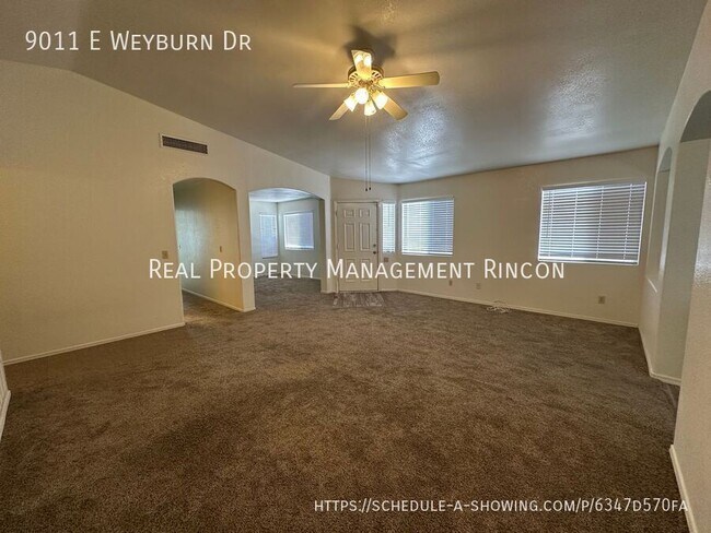 Foto del edificio - 9011 E Weyburn Dr