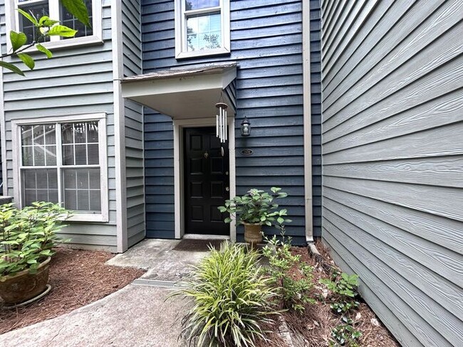 North Druid Hills Hidden Gem! 2 Bed - 2 Bath Near Emory, Available Late July! - North Druid Hills Hidden Gem! 2 Bed - 2 Bath Near Emory, Available Late July! Apartment
