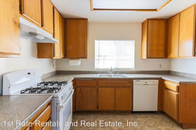 Foto del edificio - 3 br, 2 bath House - 2077 Yucateca St