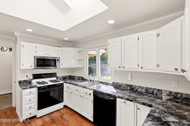Building Photo - 2349 Holly Hill Rd