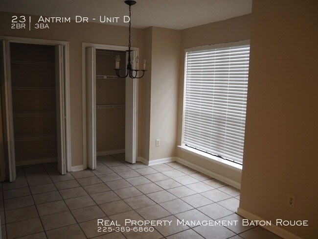 Foto del edificio - Townhome Near Sharp Rd
