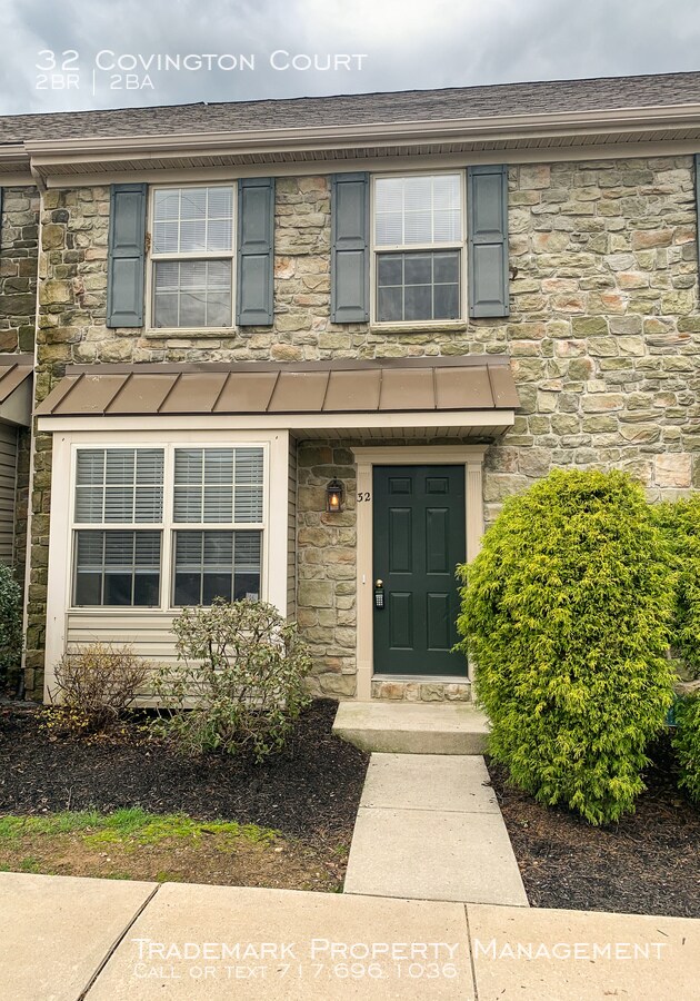 Building Photo - Beautifully Updated Town Home