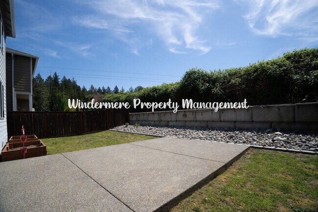 Foto del edificio - 5064 NW Bear Paw Ct