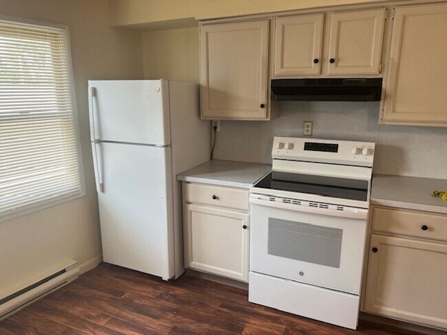 Foto del edificio - 136 N Spring St