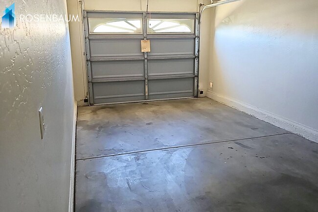 Foto del edificio - Charming 2-bedrooms, 1-bath Triplex in the heart of Prescott Valley!