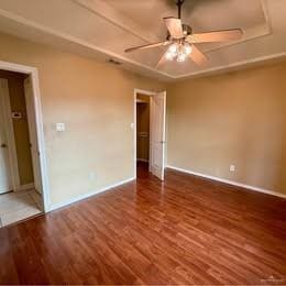 Foto del edificio - 7 Cardinal Ave W