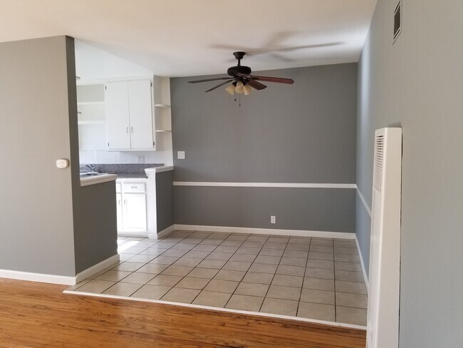 Foto del edificio - 1030 N Oxford Ave
