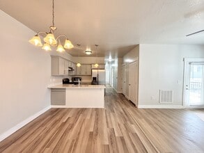 Building Photo - 13084 S Tortola Dr