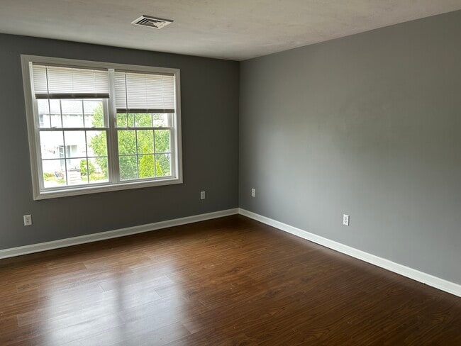 bedroom 2 - 30 Nicholas Dr