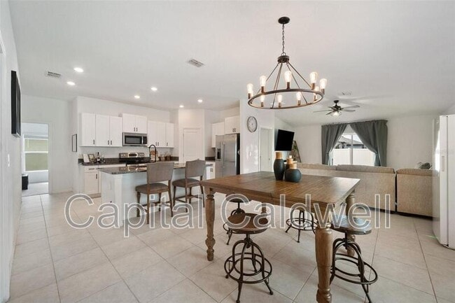 Foto del edificio - 5517 Blue Azure Dr