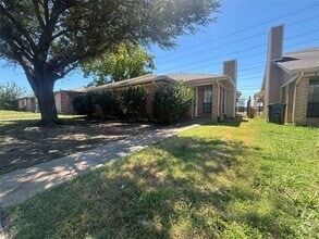 Building Photo - 2422 Sherry St