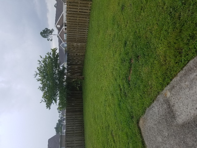 Building Photo - 1750 Pepperwood Way