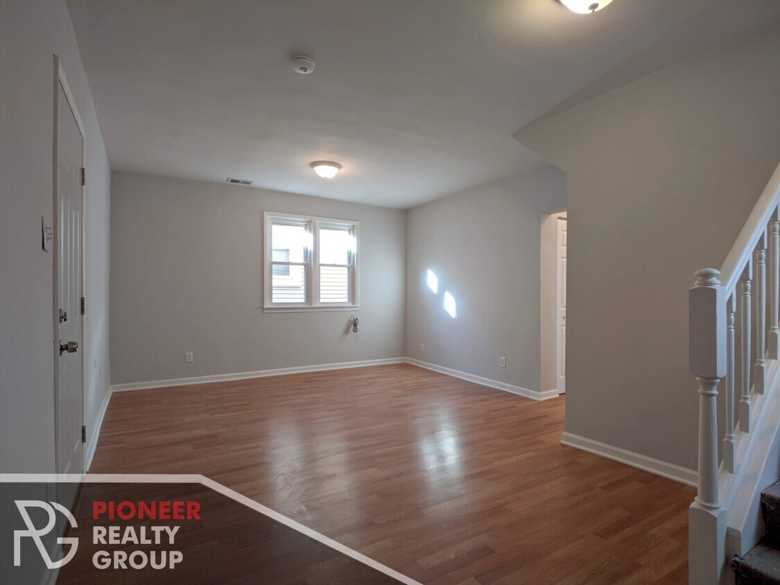 Foto principal - 1520 W Melrose St