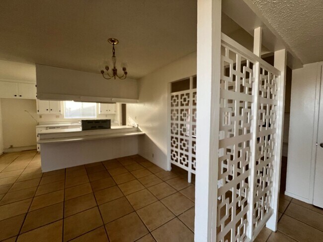 Building Photo - Spacious 3 Bedroom 2 Bathroom House For Rent