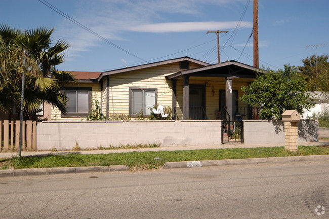 Foto del edificio - 1069 E Harvard Blvd