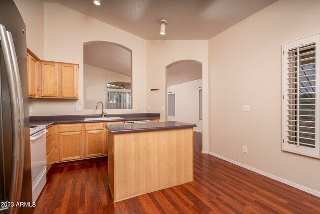 Building Photo - 1304 S Porter St