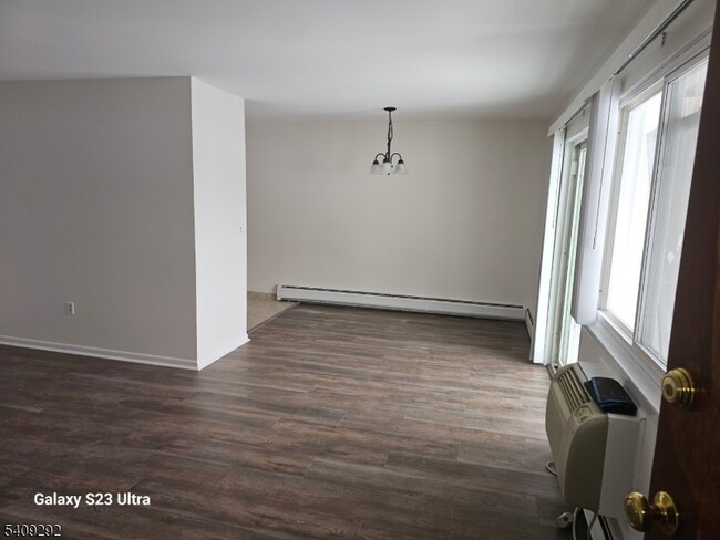 Building Photo - 156 US-46