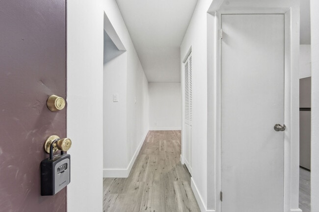 Building Photo - 113 Echelon Rd