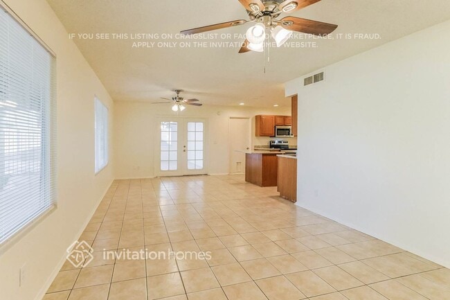 Building Photo - 512 N Los Feliz Dr