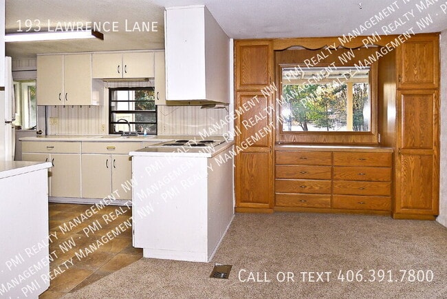 Building Photo - 193 Lawrence Ln