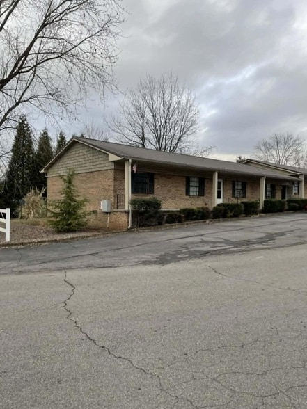 Building Photo - 4100 N Ocoee St