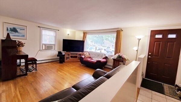 Foto del edificio - 206 A Adams St