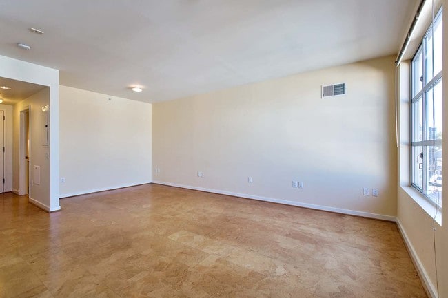 Building Photo - 451 Kansas St