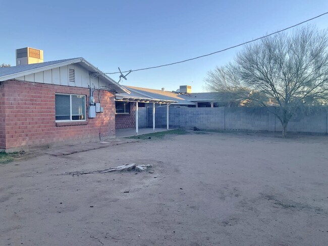 Foto del edificio - 3601 W Belmont Ave