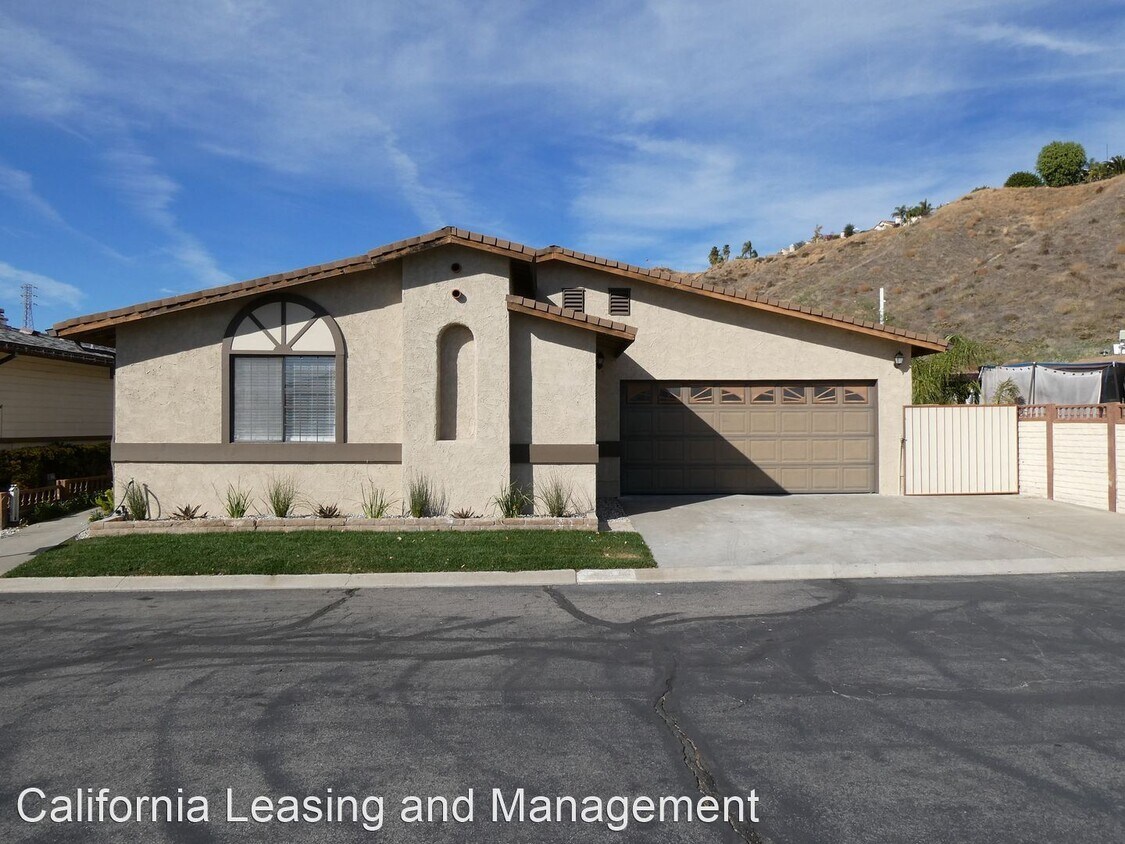 Primary Photo - 3 br, 2 bath House - 32067 Emerald Lane