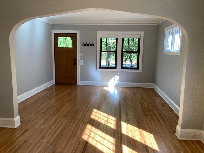 Building Photo - 4340 46th Ave S