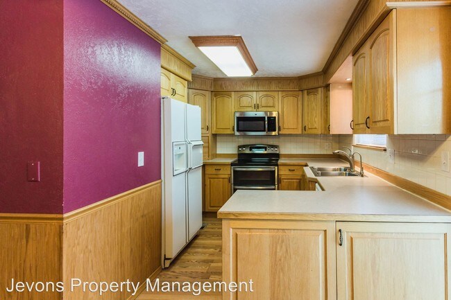 Foto del edificio - 3 br, 2 bath House - 8807 W Chestnut