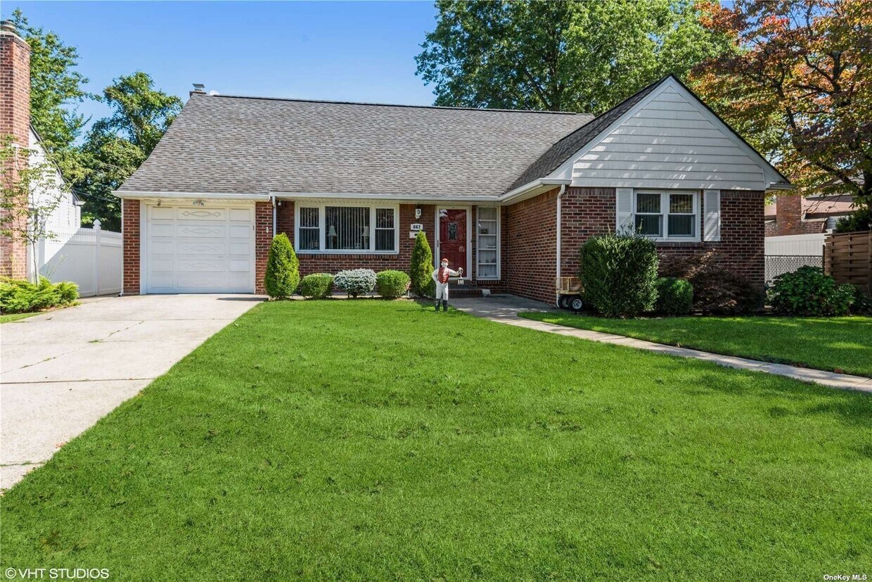 Primary Photo - 863 Dogwood Ave